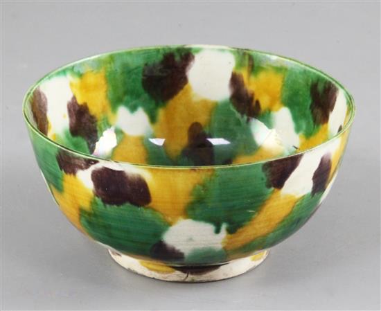 A Chinese Susancai bowl, Chenghua mark, probably Kangxi period, diameter 12cm, cracked